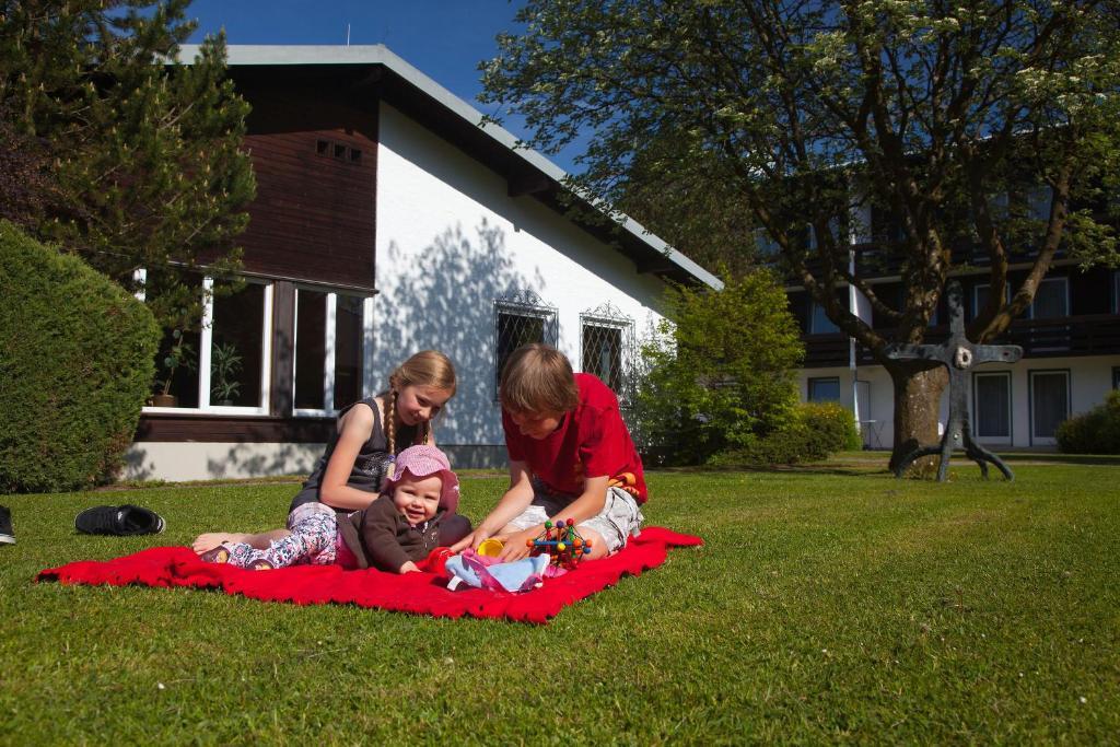 Haus Chiemgau - Kolping-Familienhotel Teisendorf Kültér fotó